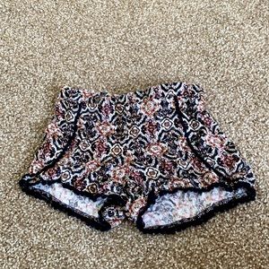 Thin lightweight shorts